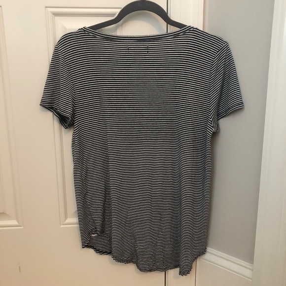 Hollister Basic Tee - Picture 3 of 4